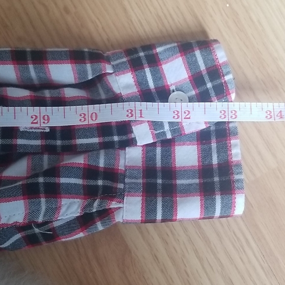 Button Down Collared Longsleeve Shirt, Plaid - Picture 5 of 6